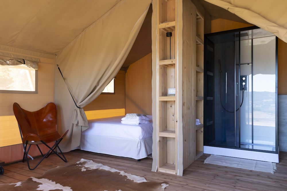 Deluxe Room, Private Bathroom ( Tenda Lusso Bagno Comet) - Photo 1