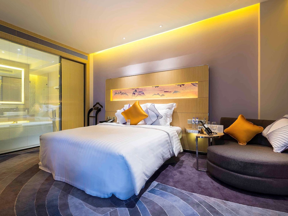 Deluxe Suite, 1 King Bed