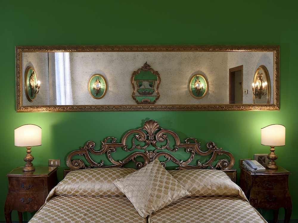 Classic Double or Twin Room photo 2