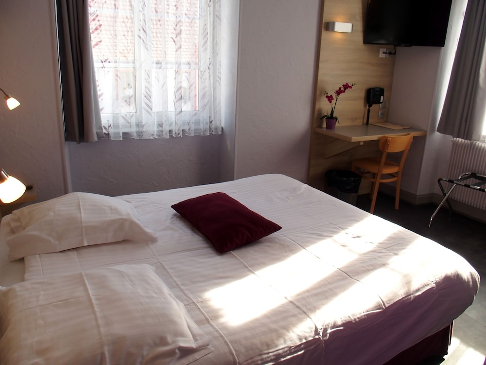 Standard Double Room - Photo 4