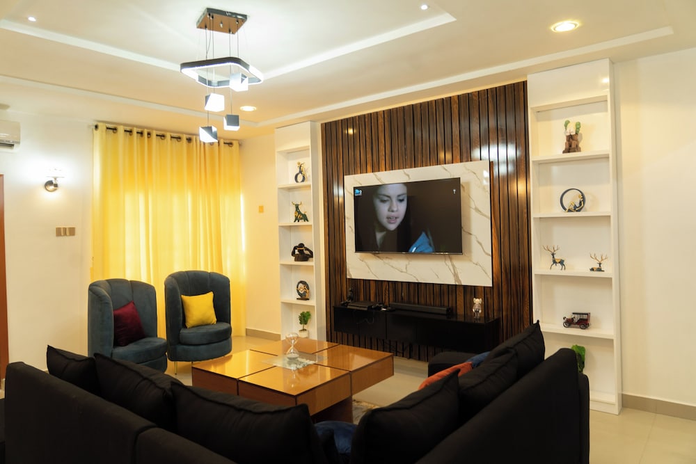 Luxury Apartment photo 2