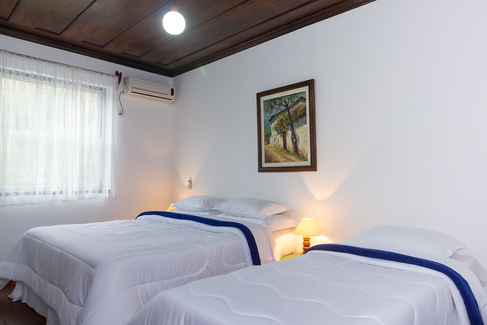 Deluxe Quadruple Room photo 2