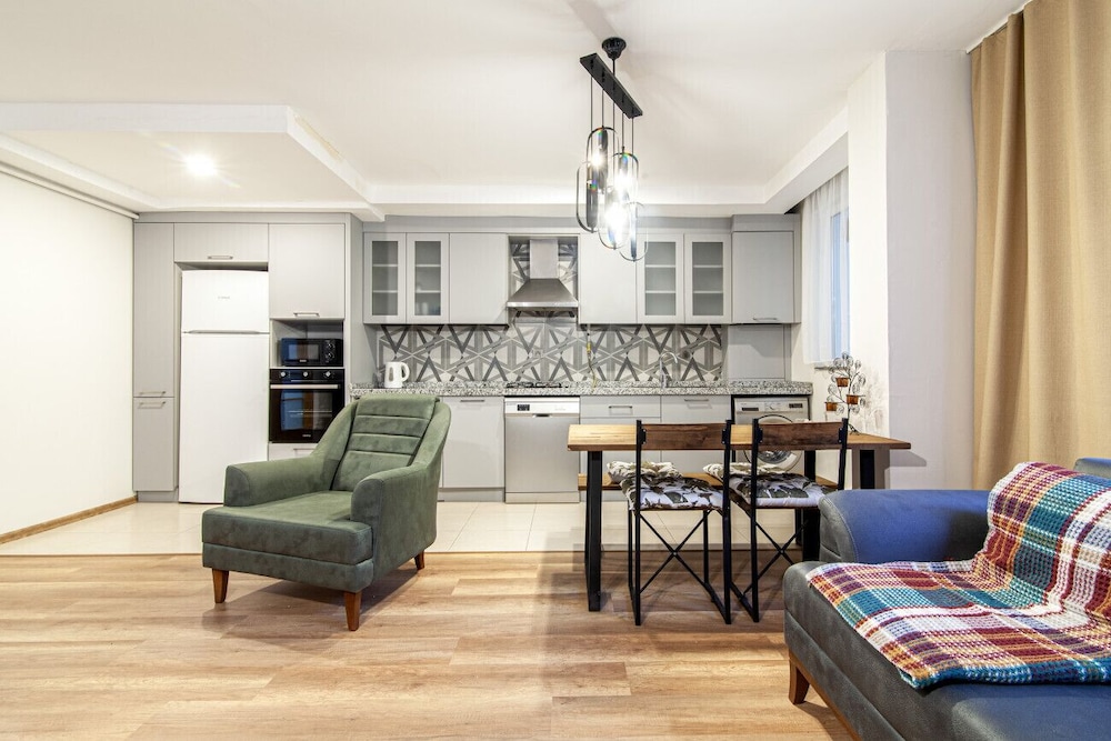 Apartment photo 1