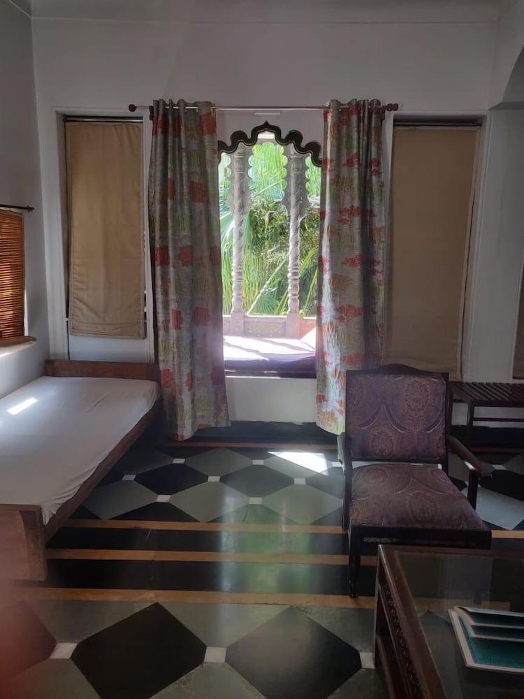 Deluxe Room, 1 Bedroom - Photo 2