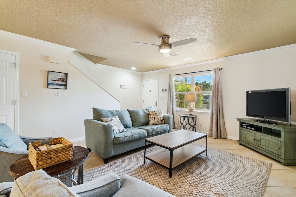 Condo, 2 Bedrooms (38)