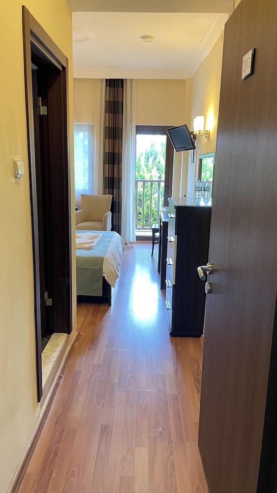 Standard Double Room - Photo 4
