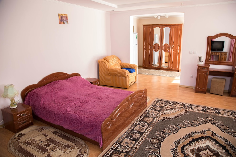 Family Studio Suite, 1 Queen Bed, Non Smoking, River View