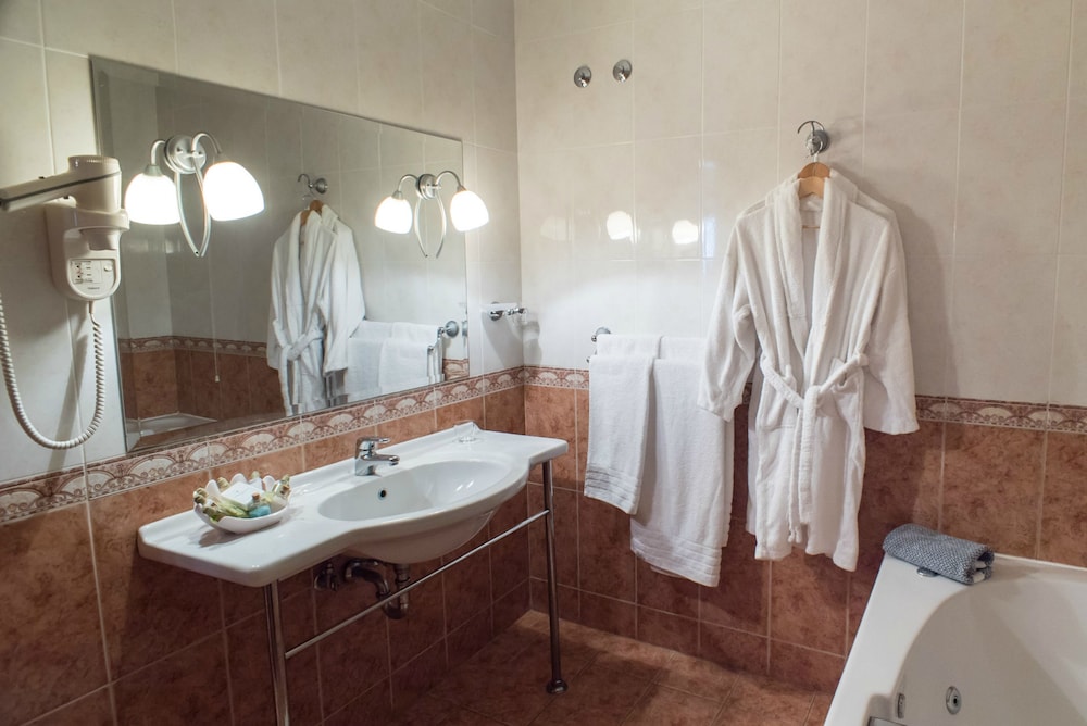Suite - Photo 9