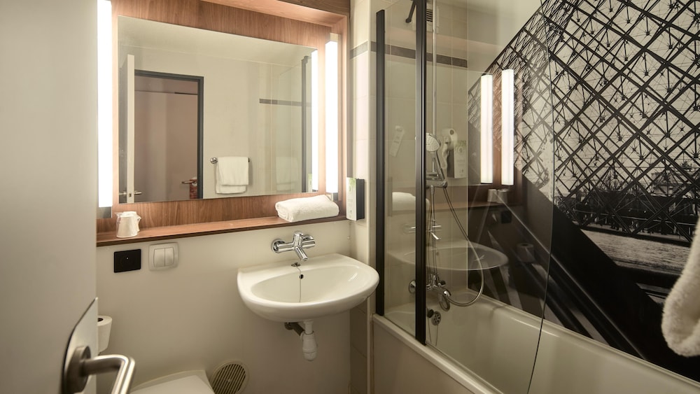 Superior Room, 1 King Bed - Photo 6