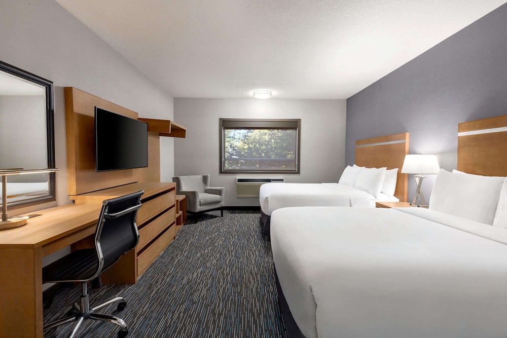 Room, 2 Queen Beds, Non Smoking (Efficiency) - Photo 2