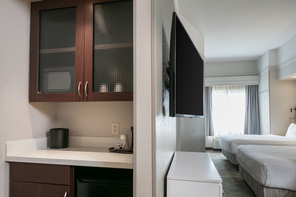 Studio, Multiple Beds (Mobility/Hearing Access, Transf Shwr) photo 1