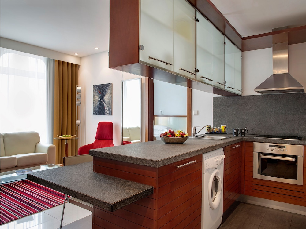 Suite, 1 Bedroom, City View (King Bed) photo 2
