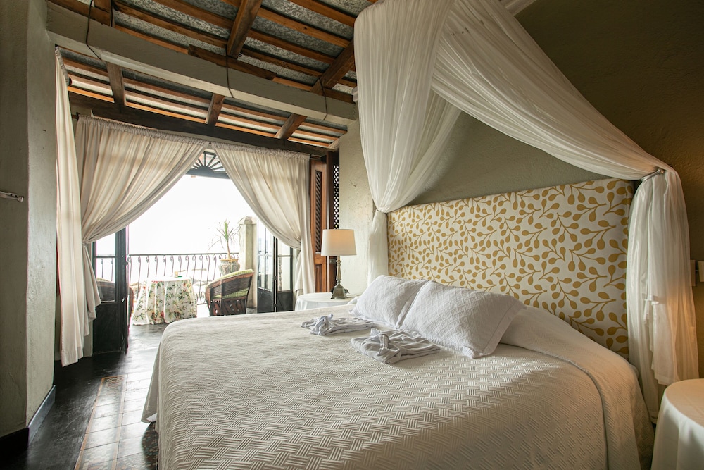 Deluxe Suite, 1 Bedroom, Balcony, Beach View (Alejandro)