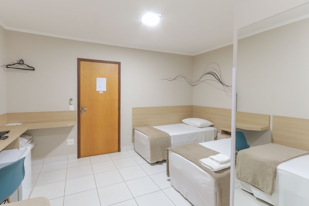 Superior Triple Room, 3 Twin Beds photo 2