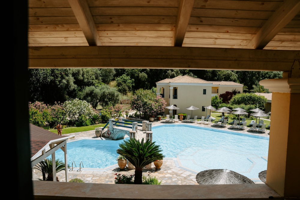 Single Room, Pool View photo 2