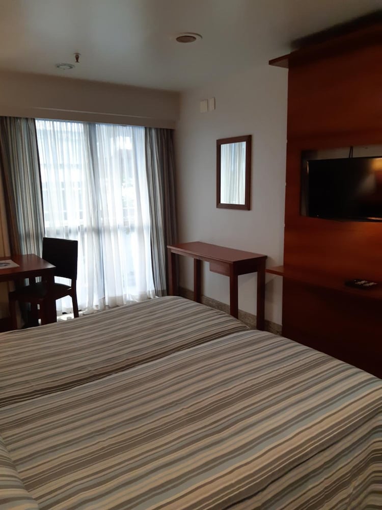 Deluxe Room, 1 Queen Bed