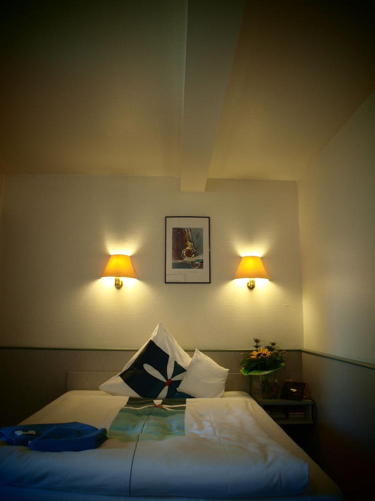 Single Room photo 2