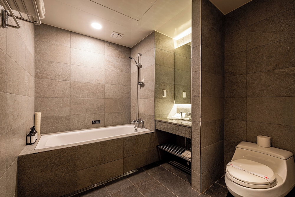 Standard Double Room (Korean Style, No Parking) - Photo 7