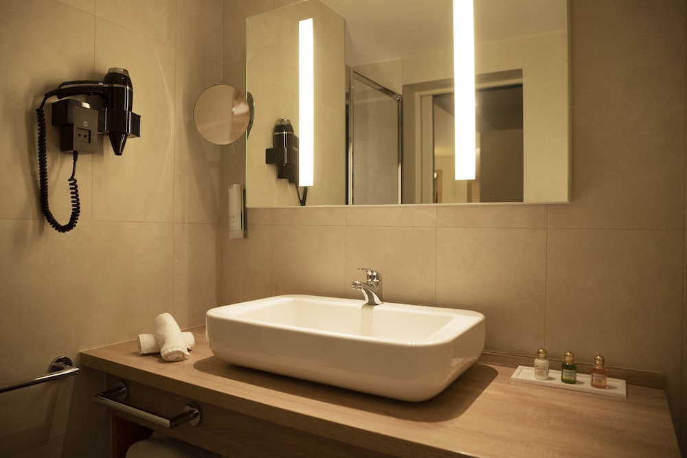 Deluxe Double Room - Photo 8