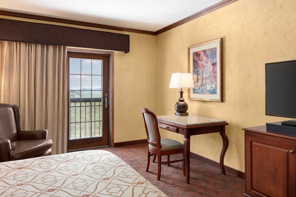 Lakefront King, Balcony, Lake View - Photo 3