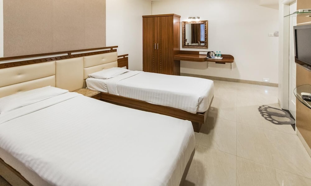 Golden Twin Room photo 2