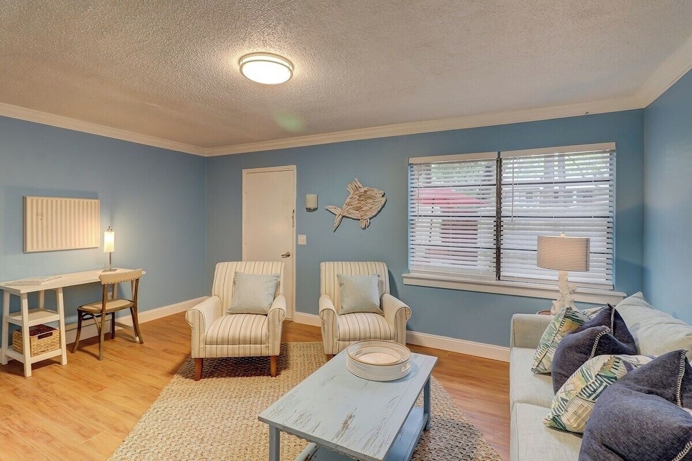 House (2 Bedrooms)
