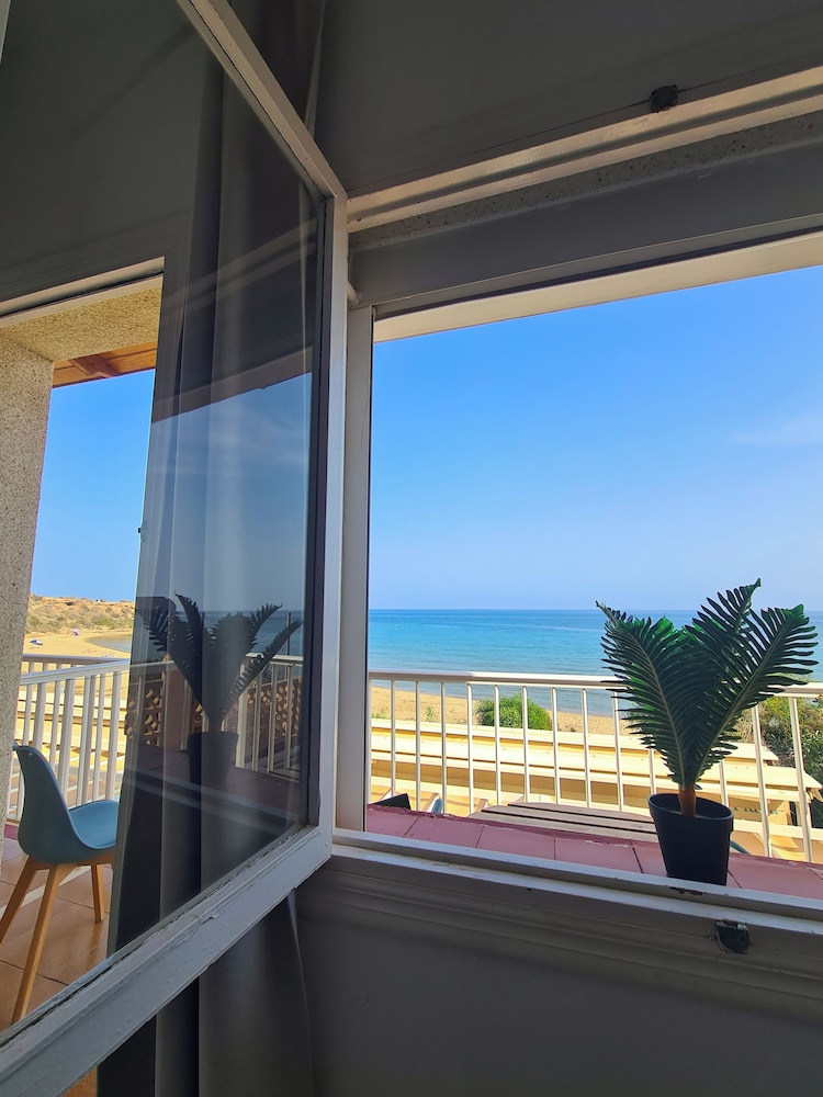 Superior Triple Room, Beach View photo 3