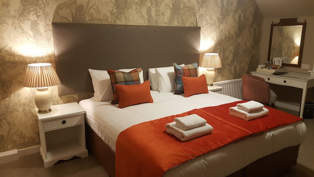 Superior Double Room, Bathtub photo 1