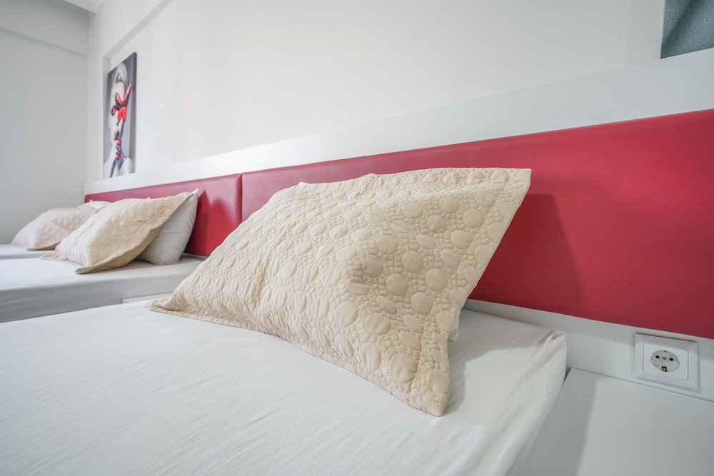 Quadruple Room - Photo 6