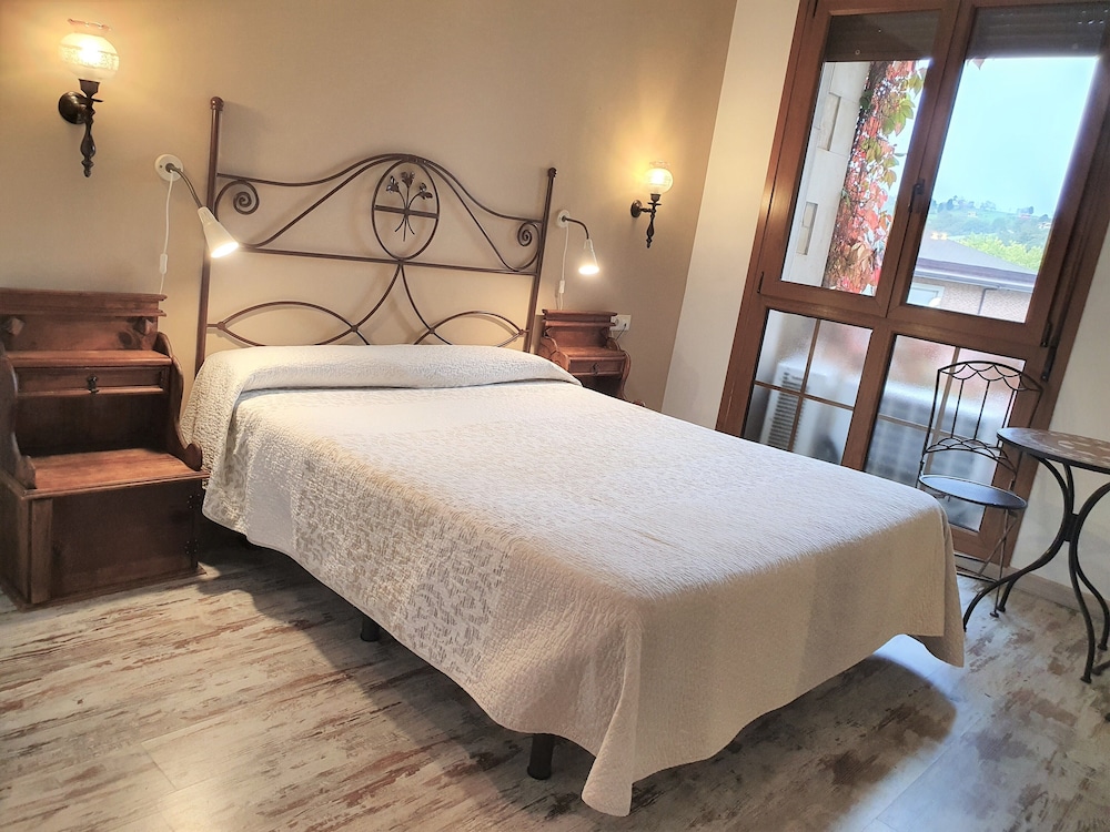 Habitación Doble Estándar o con Dos Camas Individuales.
