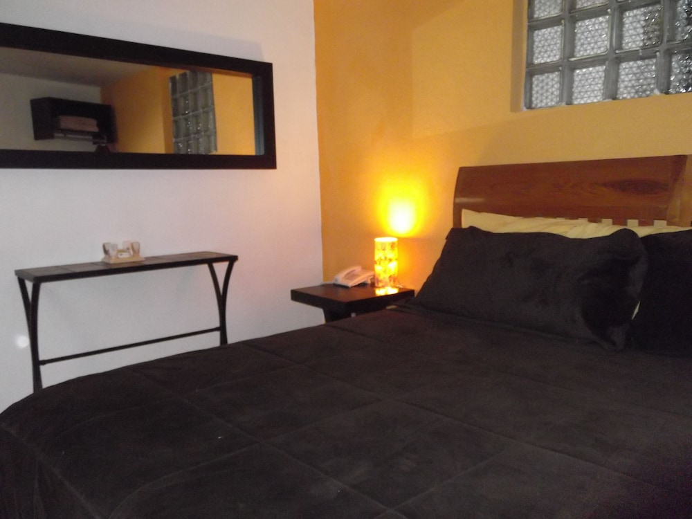 Traditional Suite, 1 King Bed photo 1