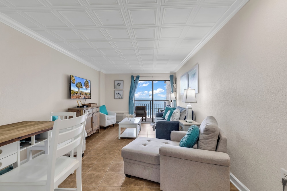 Signature Condo, 1 Bedroom, Kitchen, Ocean View