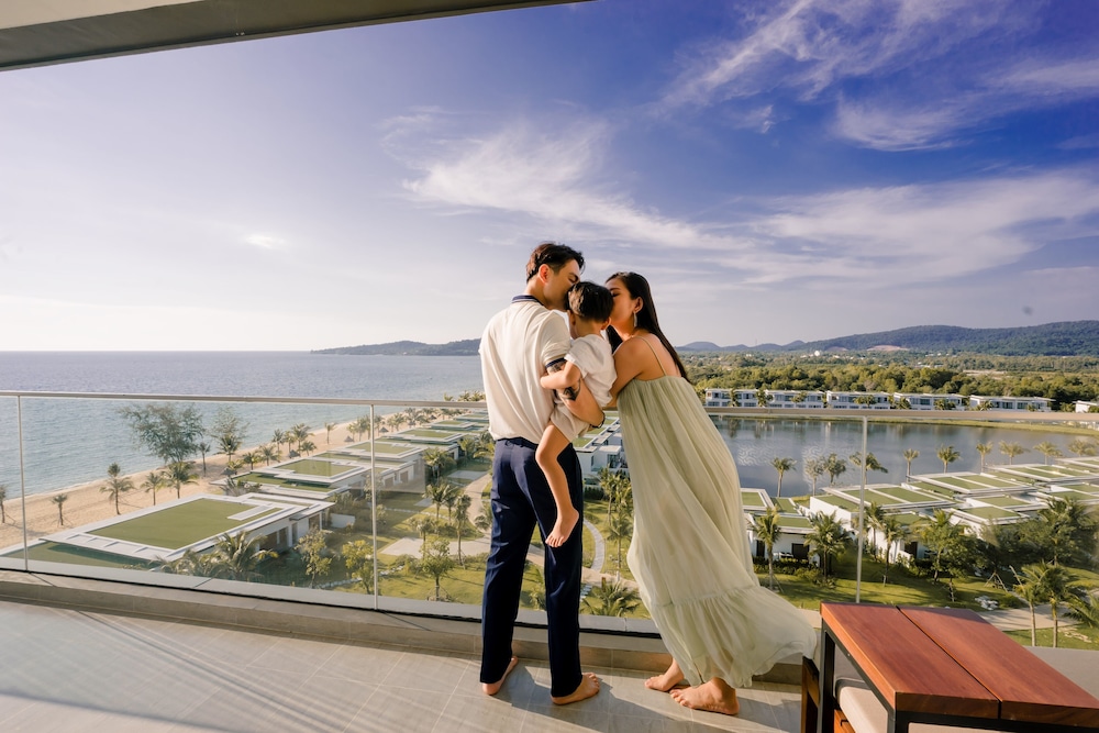 Suite, Balcony, Sea View - Photo 6