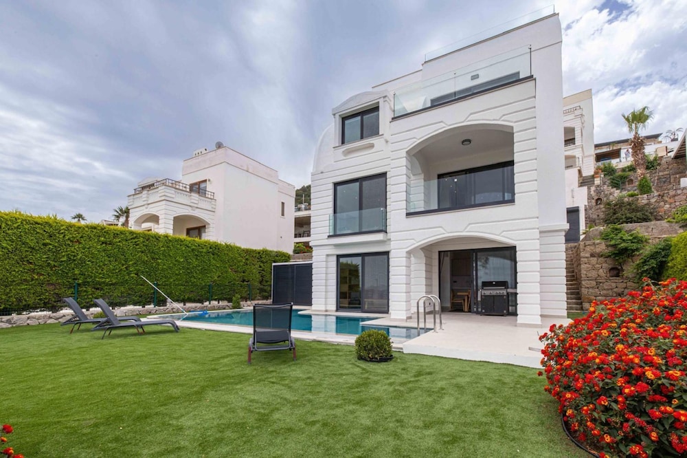 Villa, 4 Bedrooms, Smoking, Private Pool