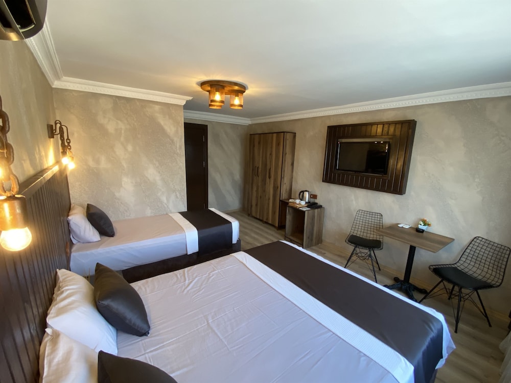 Standard Double or Twin Room photo 1