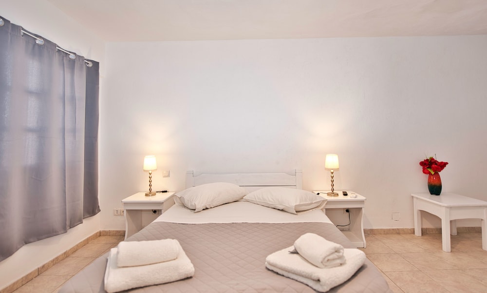 Standard Room, Pool View - Photo 14