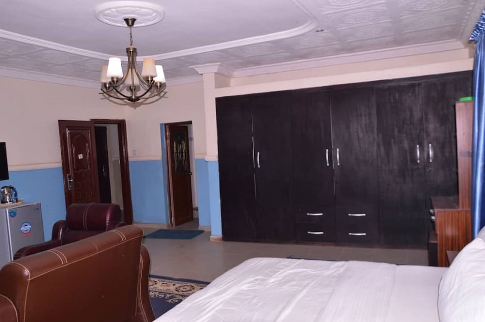 Royal Suite photo 2