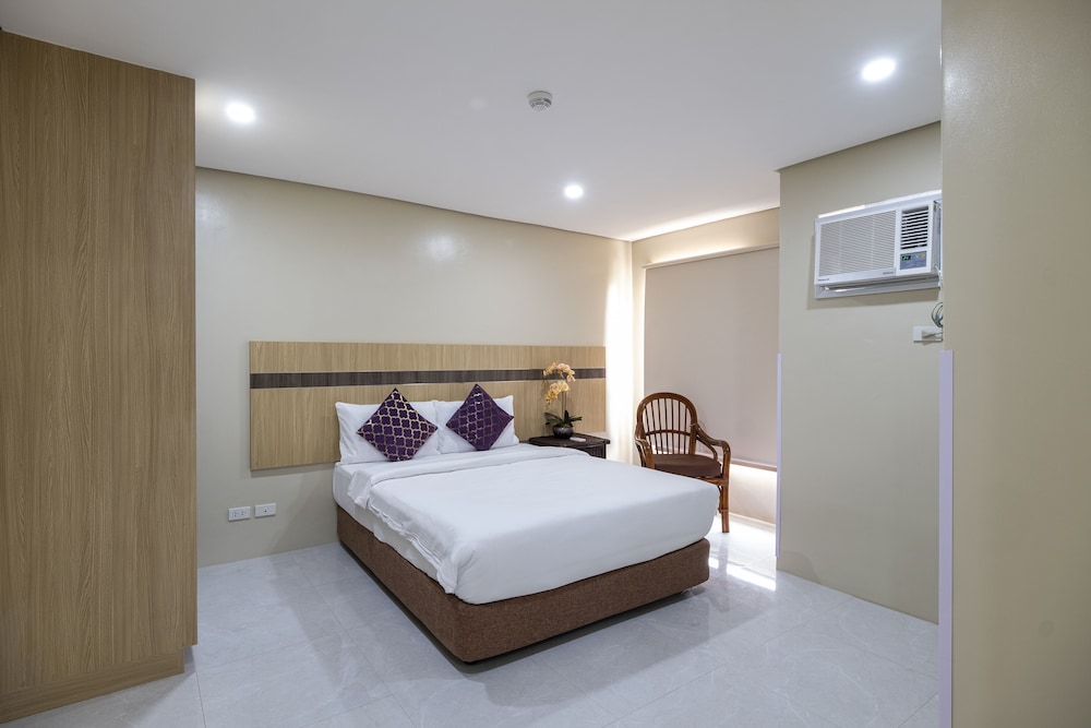 Executive Room - Photo 1