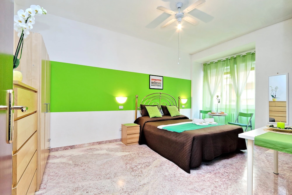 Standard Double Room, Shared Bathroom