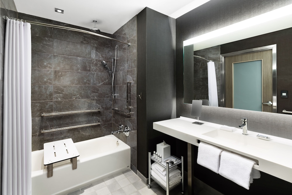 Standard Room, 2 Queen Beds (Mobility/Hearing Accessible, Tub) - Photo 5