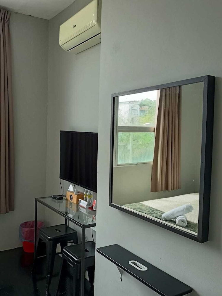 Deluxe Quadruple Room - Photo 9