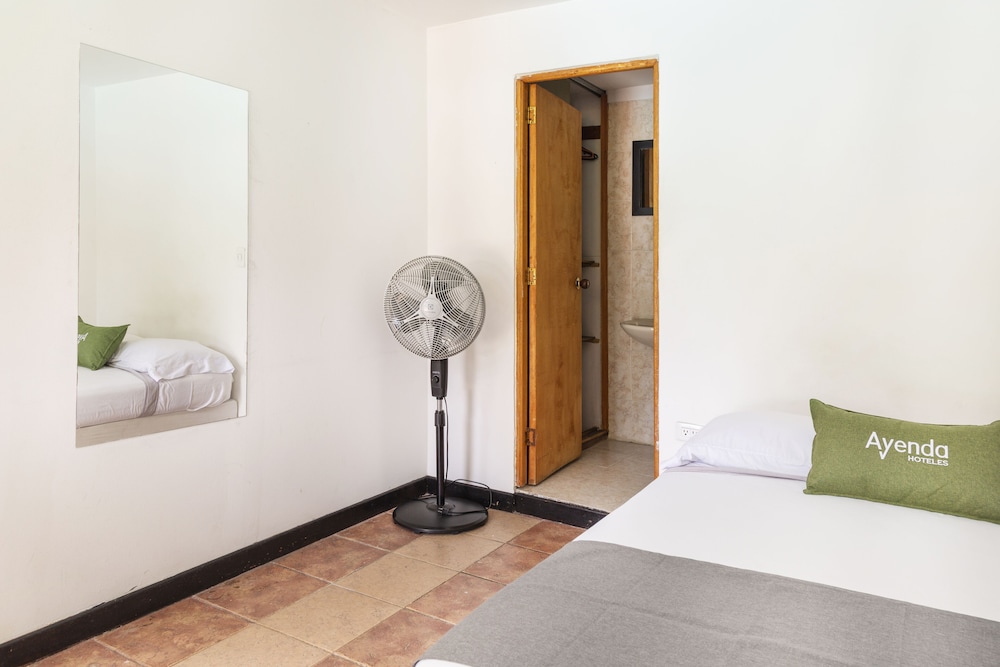 Basic Double Room photo 2