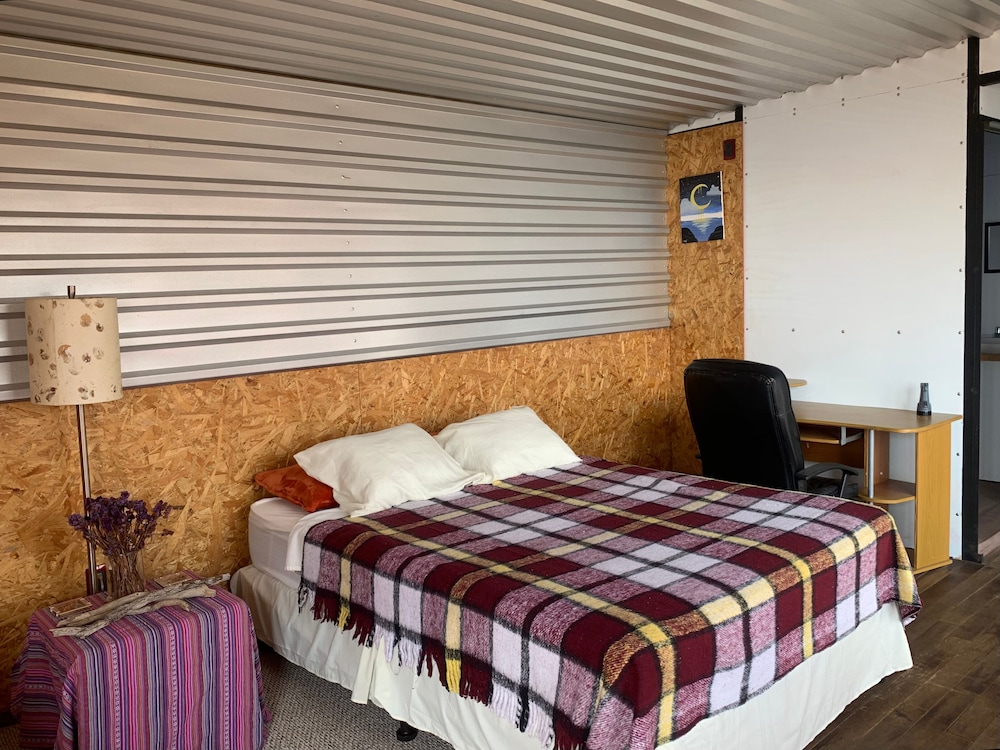 Design Studio Suite, 1 Queen Bed, Garden View photo 1