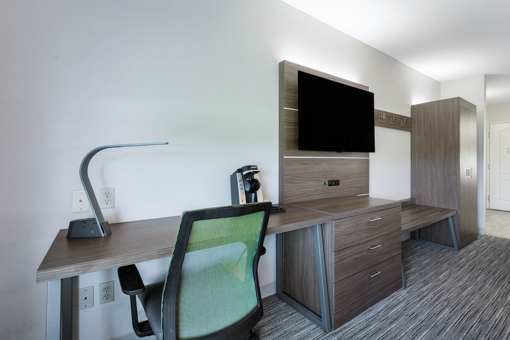 Room, 1 King Bed, Accessible (Comm, Roll Shwr) - Photo 3