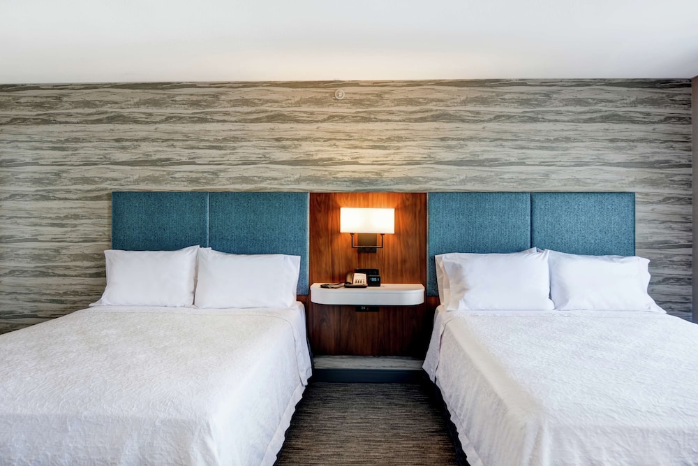 Room, 2 Queen Beds, Accessible, Non Smoking - Photo 1