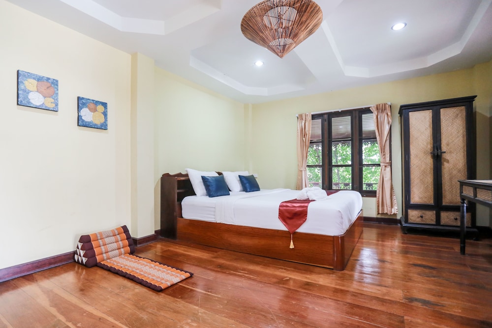 Thai Chalet photo 1