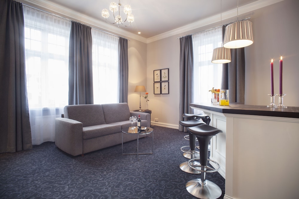Royal Suite - Photo 2