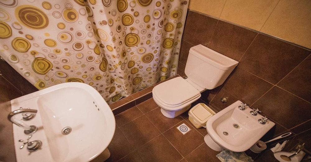 Standard Triple Room, Non Smoking (1 double and 1 twin bed) photo 3
