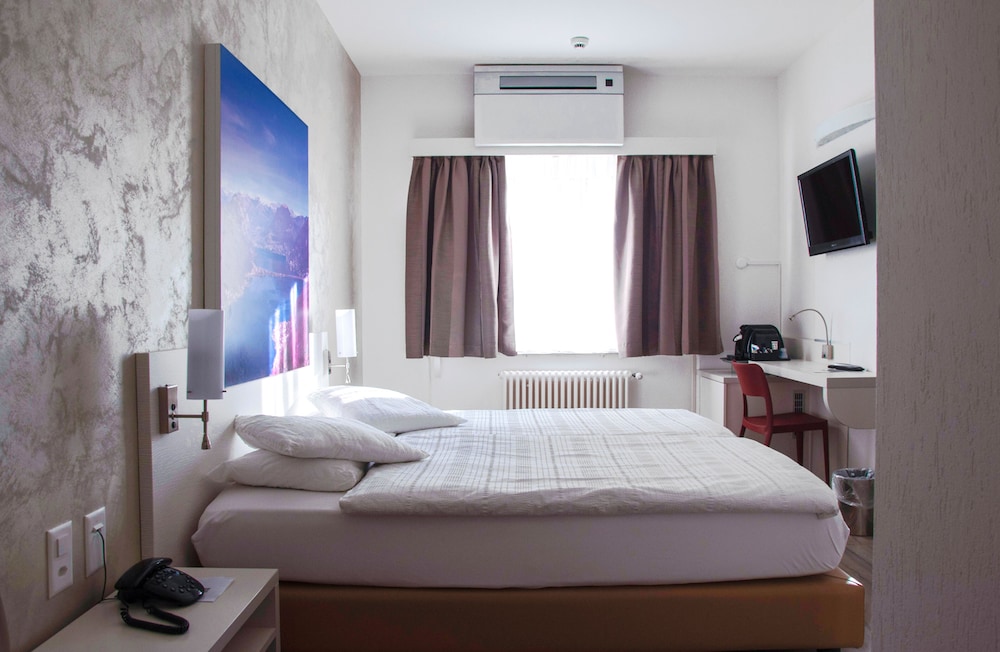 Studio, 2 Bedrooms - Photo 9