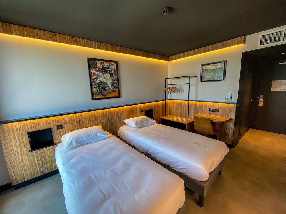 Twin Room - Photo 1